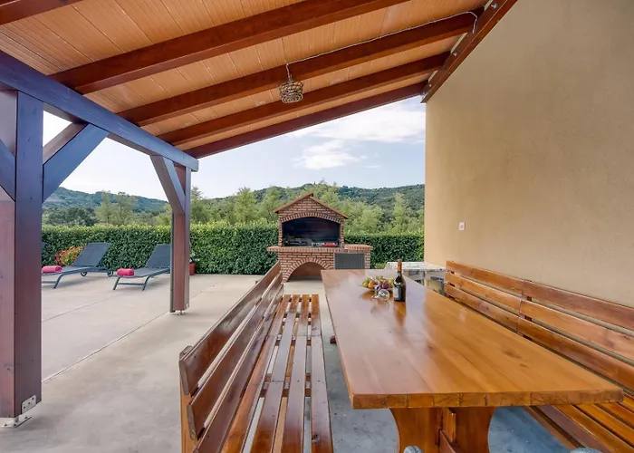 Sofia With Private Pool Vila *