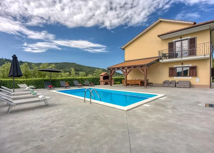 Sofia With Private Pool *